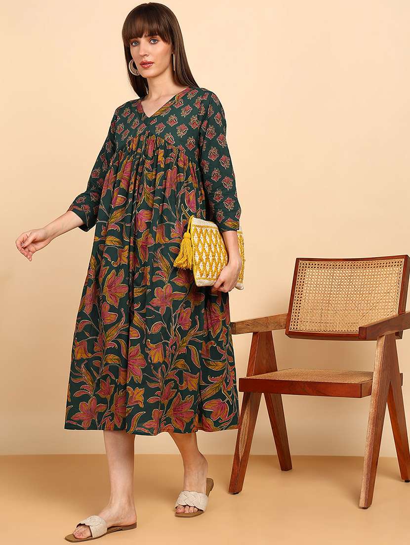 women printed three quarter sleeves a-line top