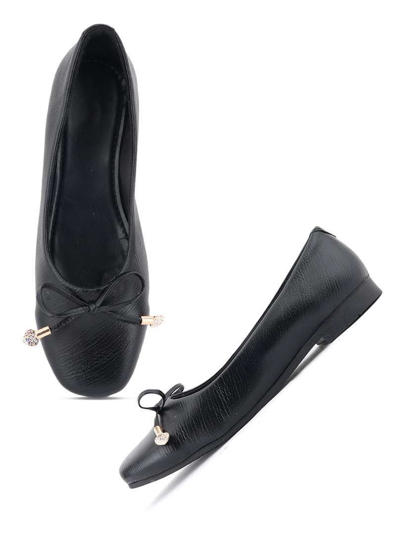 women solid slip on ballerina
