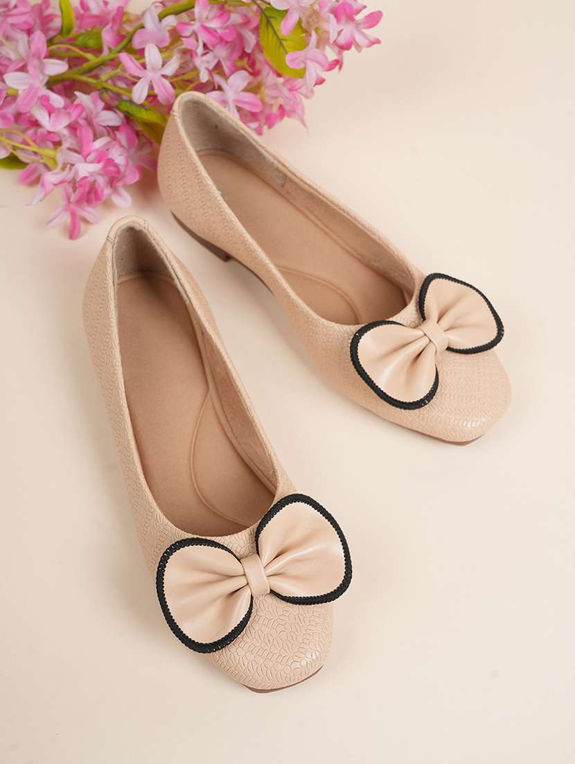 women textured slip on ballerina