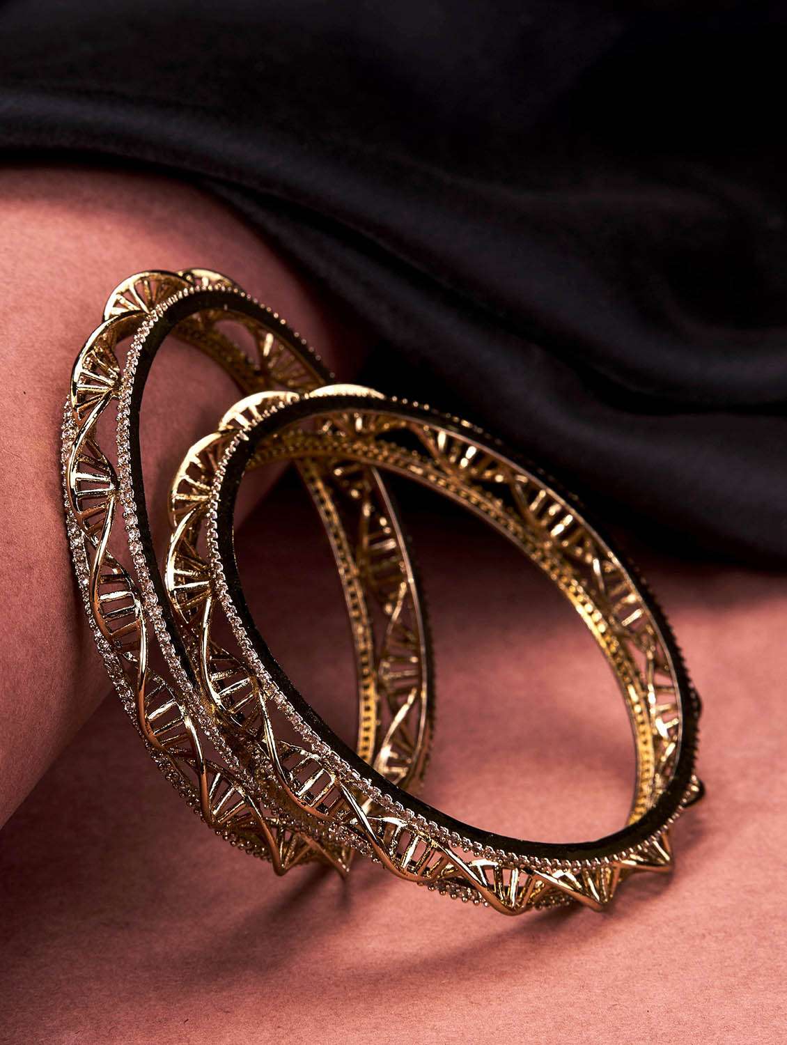 helix motif traditional mehendi plated bangles