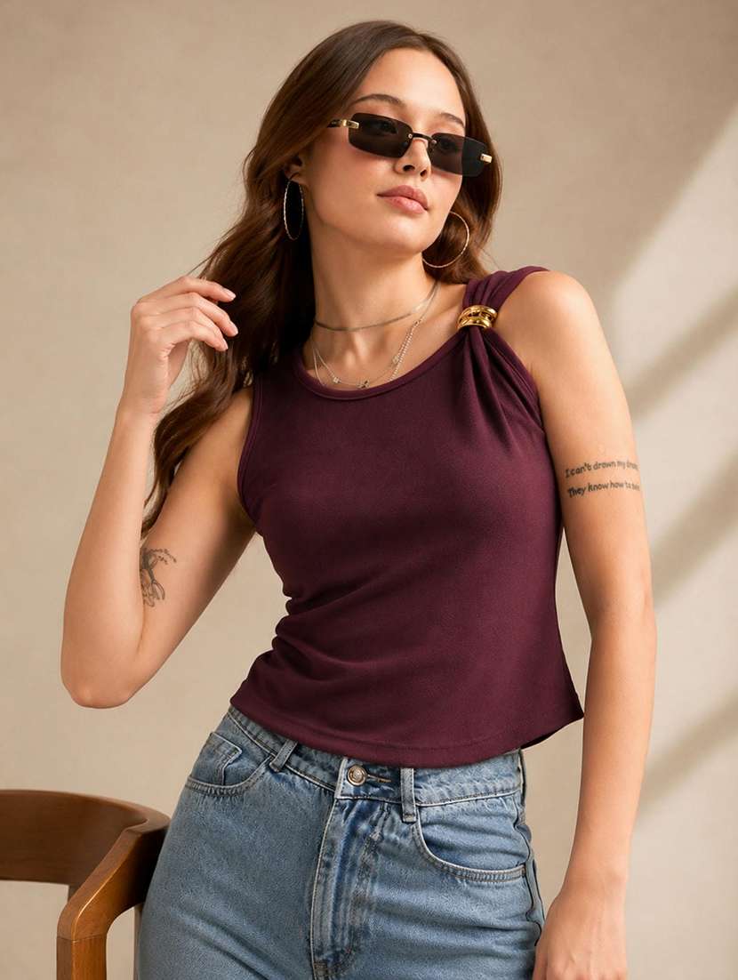women solid sleeveless regular top