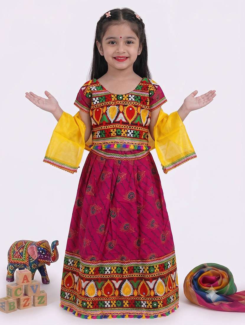 girls embroidered short sleeves costume