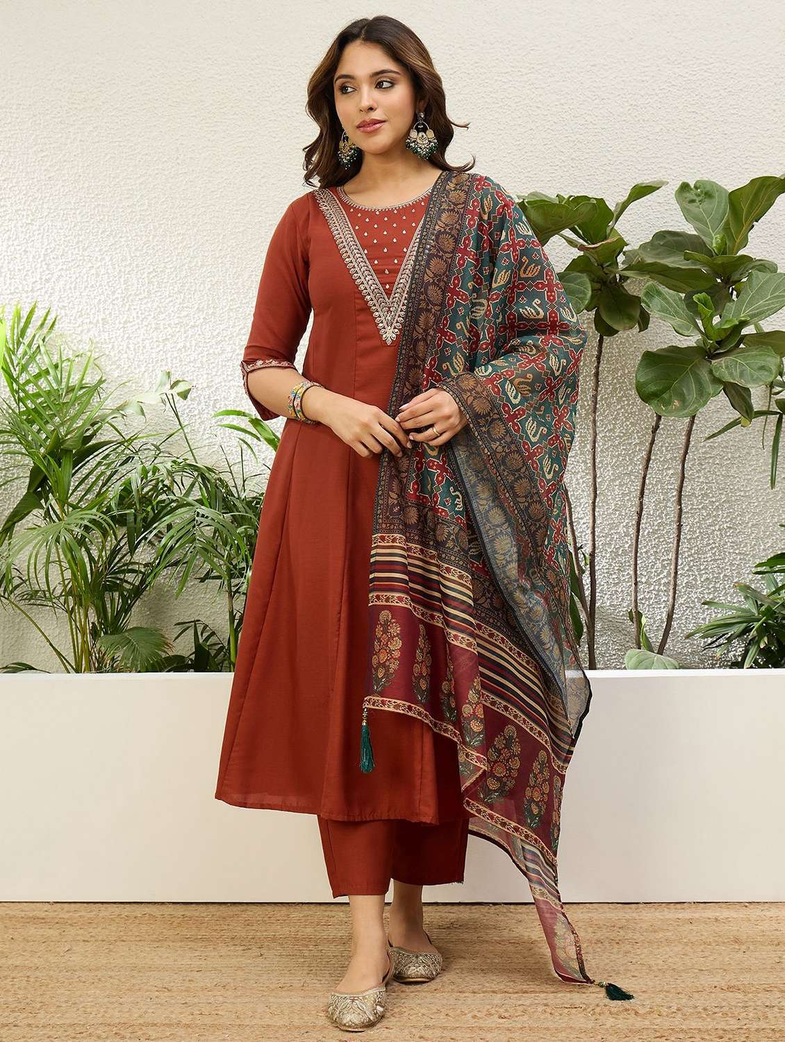 women embroidered three quarter sleeves kurta pant set with dupatta