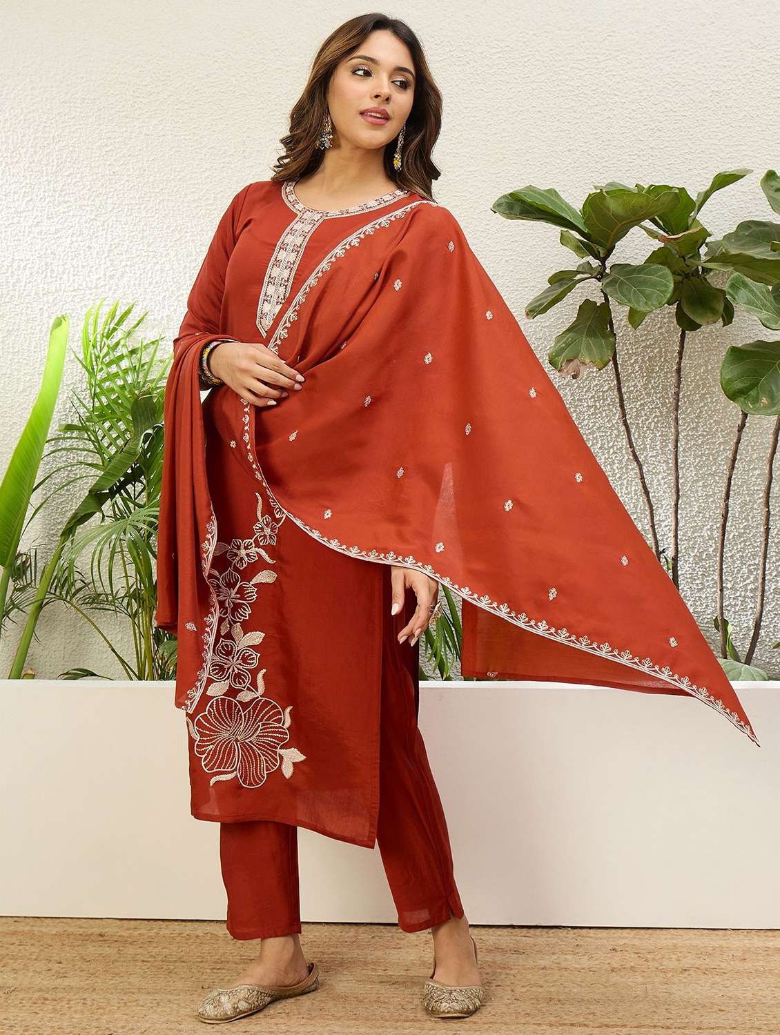 Women Embroidered Three Quarter Sleeves Kurta Pant Set With Dupatta - 22639779 -  Standard Image - 3