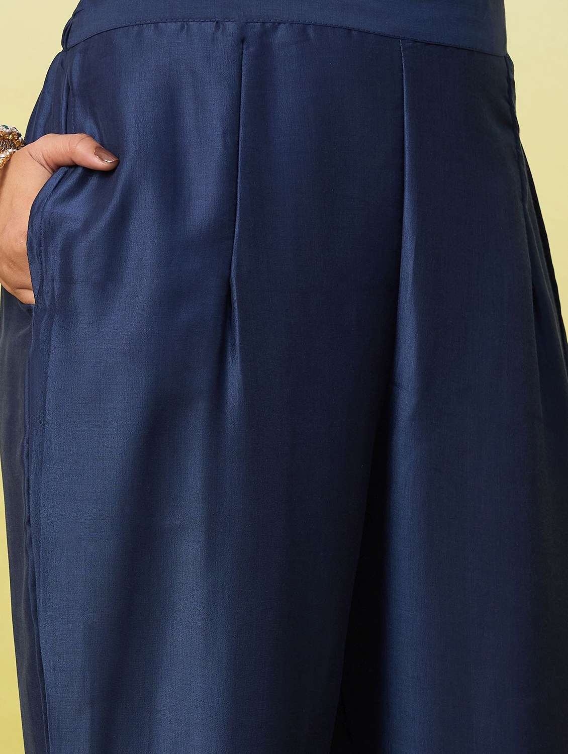 Women Embroidered Three Quarter Sleeves Kurta Pant Set With Dupatta - 22639793 -  Standard Image - 5