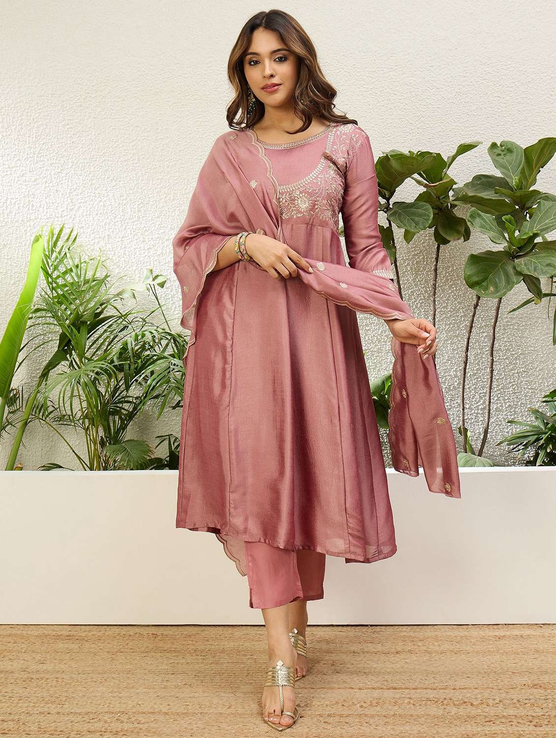 women embroidered three quarter sleeves kurta pant set with dupatta