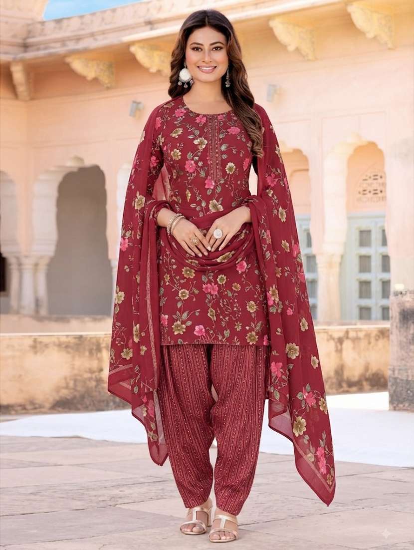 women printed three quarter sleeve kurta patiala with dupatta set