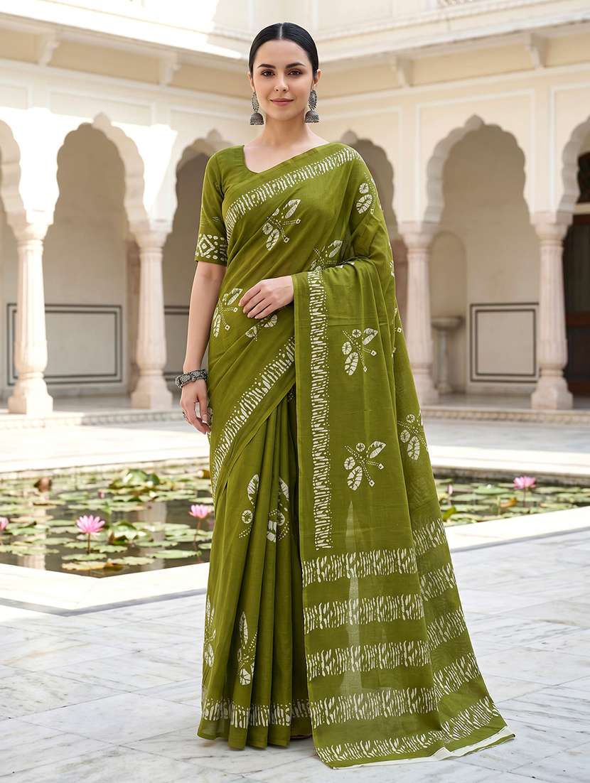 women printed casual wear saree with blouse