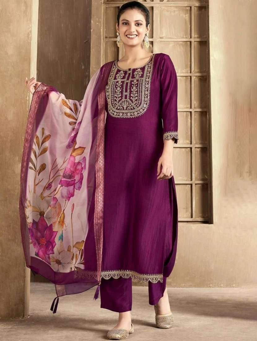 women embroidered three quarter sleeves kurta pant set with dupatta