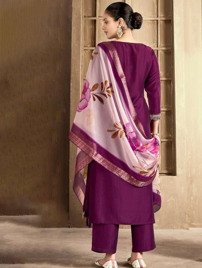 Women Embroidered Three Quarter Sleeves Kurta Pant Set With Dupatta - 22658837 -  Standard Image - 3