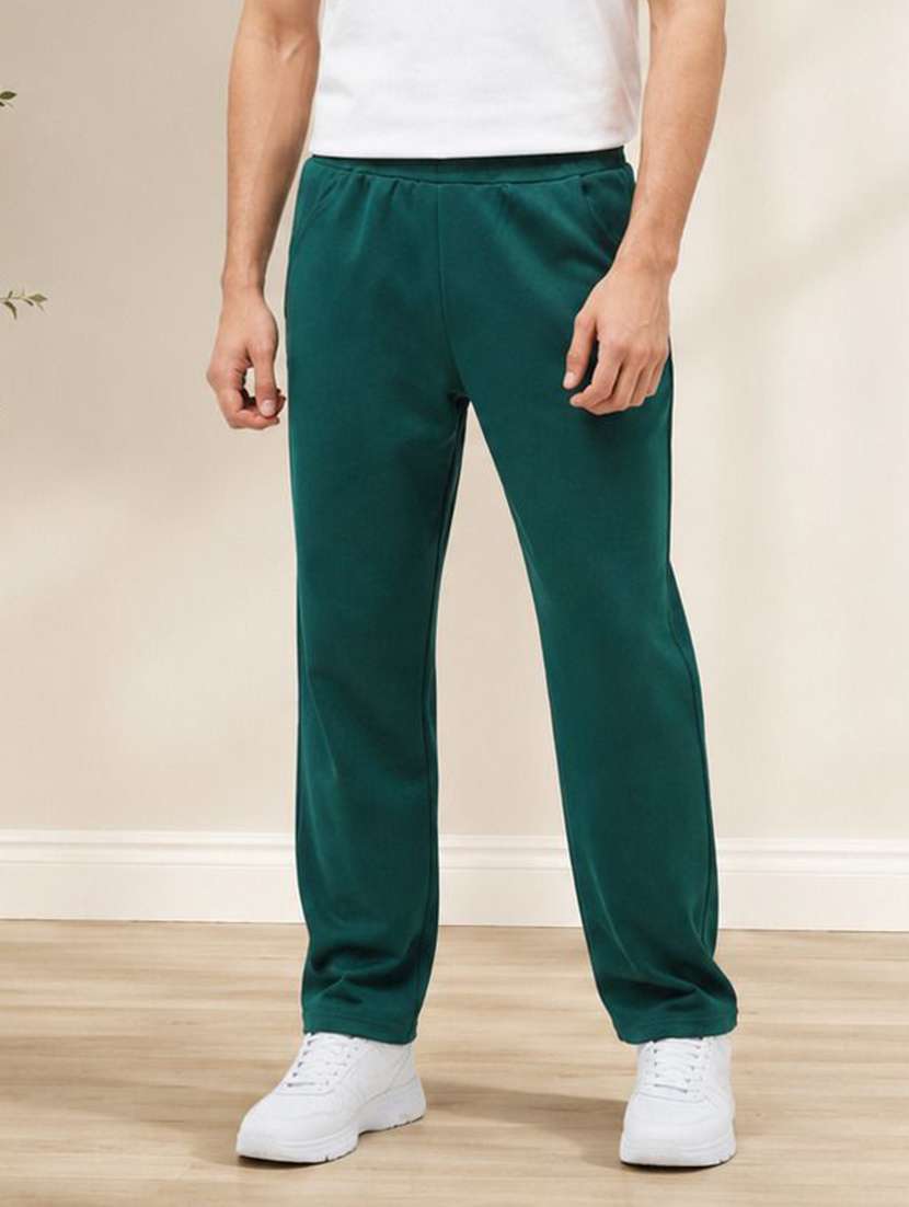 men solid mid rise regular fit track pant