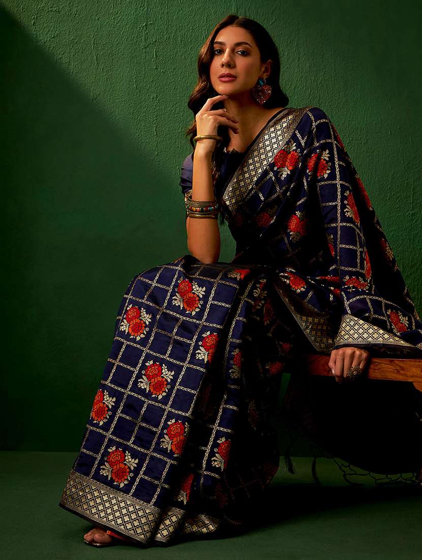 Women Self Design Banarasi Saree With Blouse - 22660327 -  Standard Image - 5