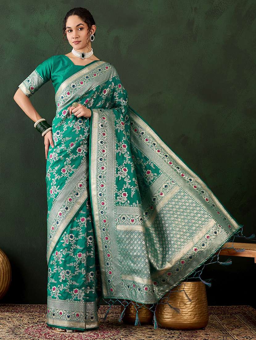 women self design banarasi saree with blouse