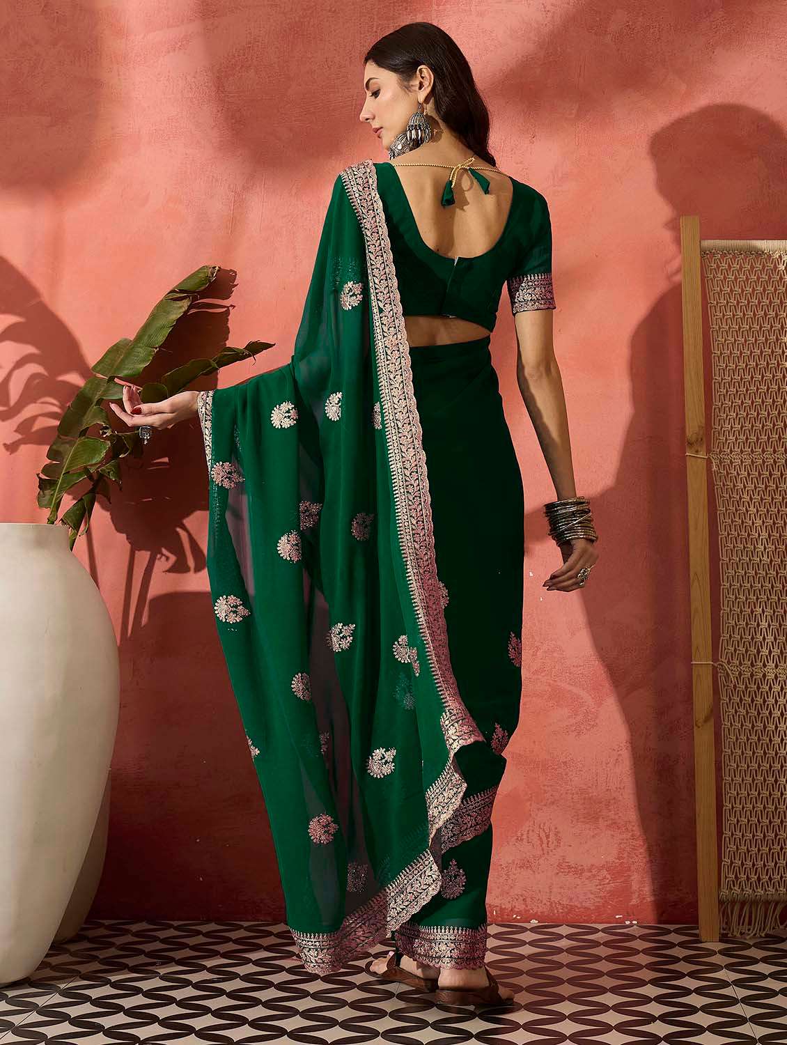 Women Solid With Work Embroidered Saree With Blouse - 22660648 -  Standard Image - 3