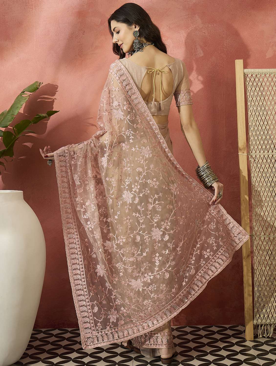 Women Solid With Work Embroidered Saree With Blouse - 22660657 -  Standard Image - 3