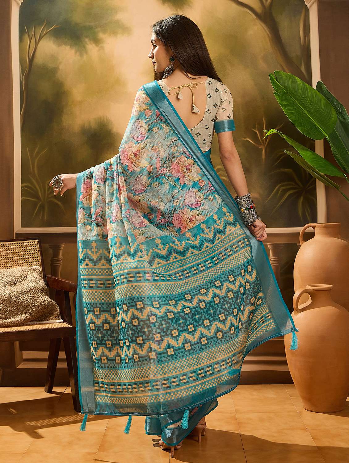 Women Printed Casual Wear Saree With Blouse - 22660682 -  Standard Image - 3