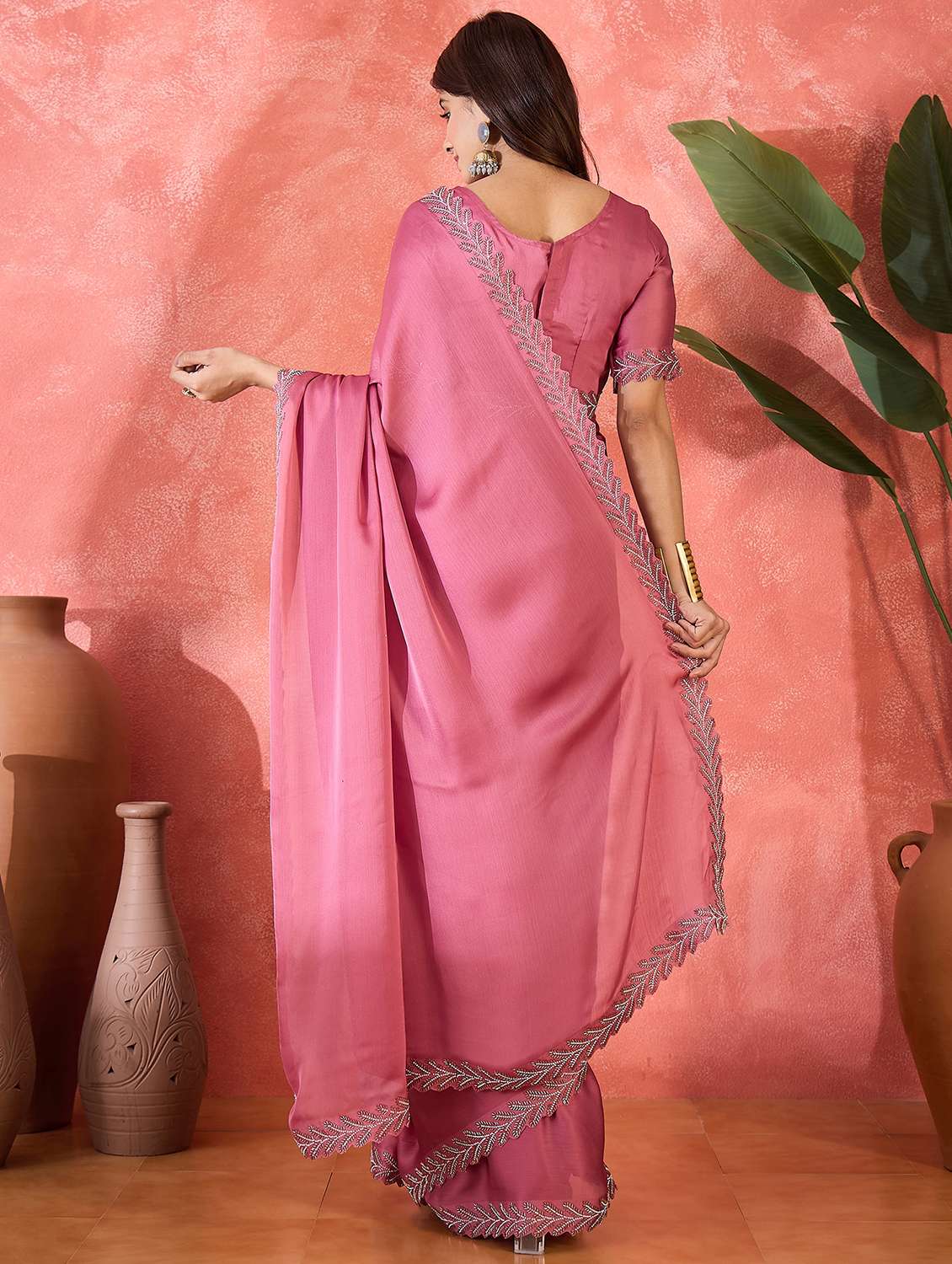 Women Solid With Embellished Bordered Saree With Blouse - 22660690 -  Standard Image - 3