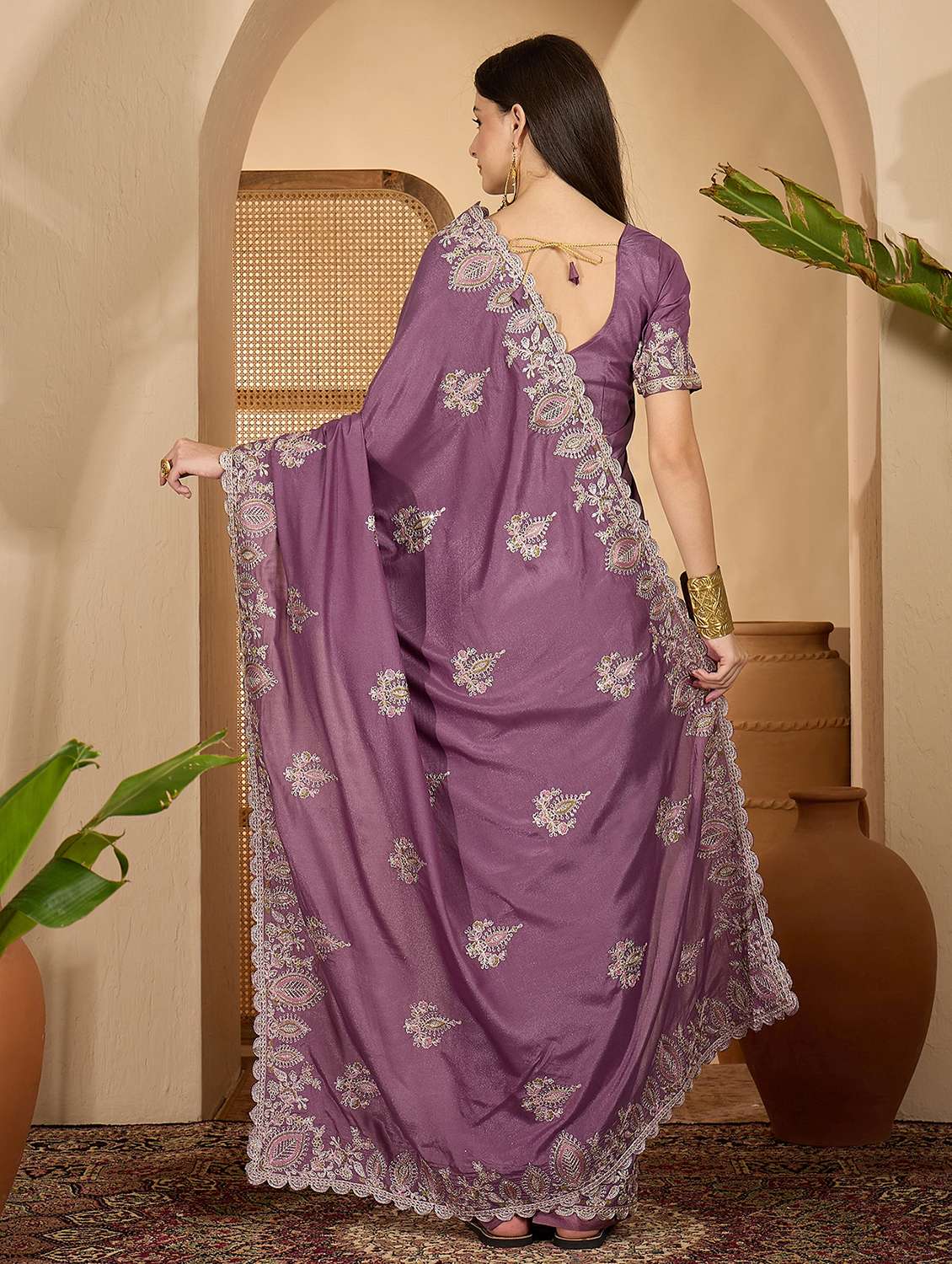 Women Solid With Work Embroidered Saree With Blouse - 22660715 -  Standard Image - 3
