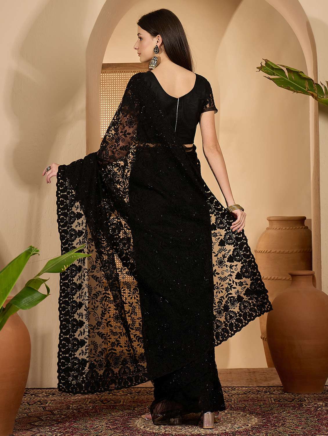 Women Solid With Work Embroidered Saree With Blouse - 22660721 -  Standard Image - 3