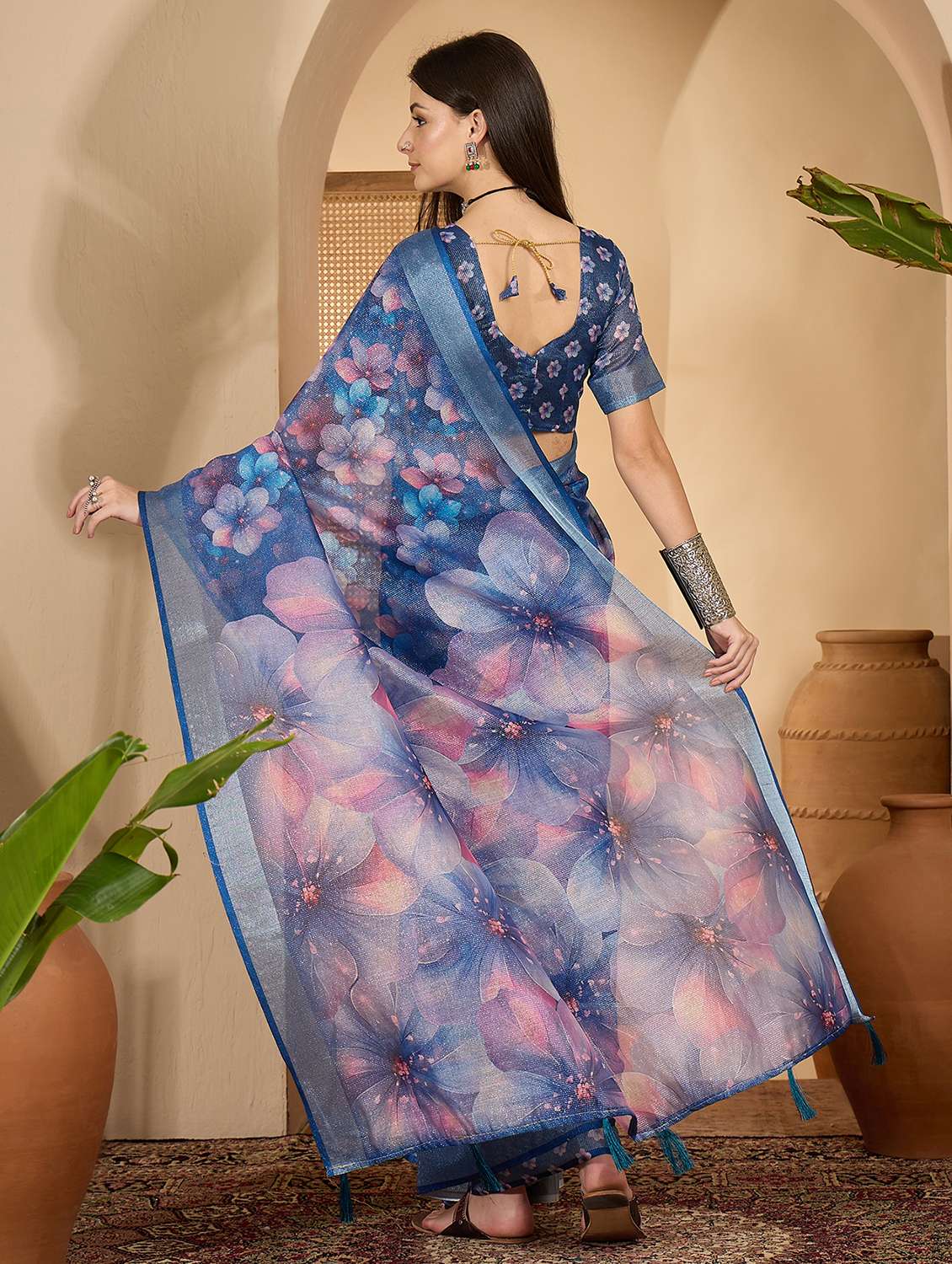 Women Printed Casual Wear Saree With Blouse - 22660736 -  Standard Image - 3