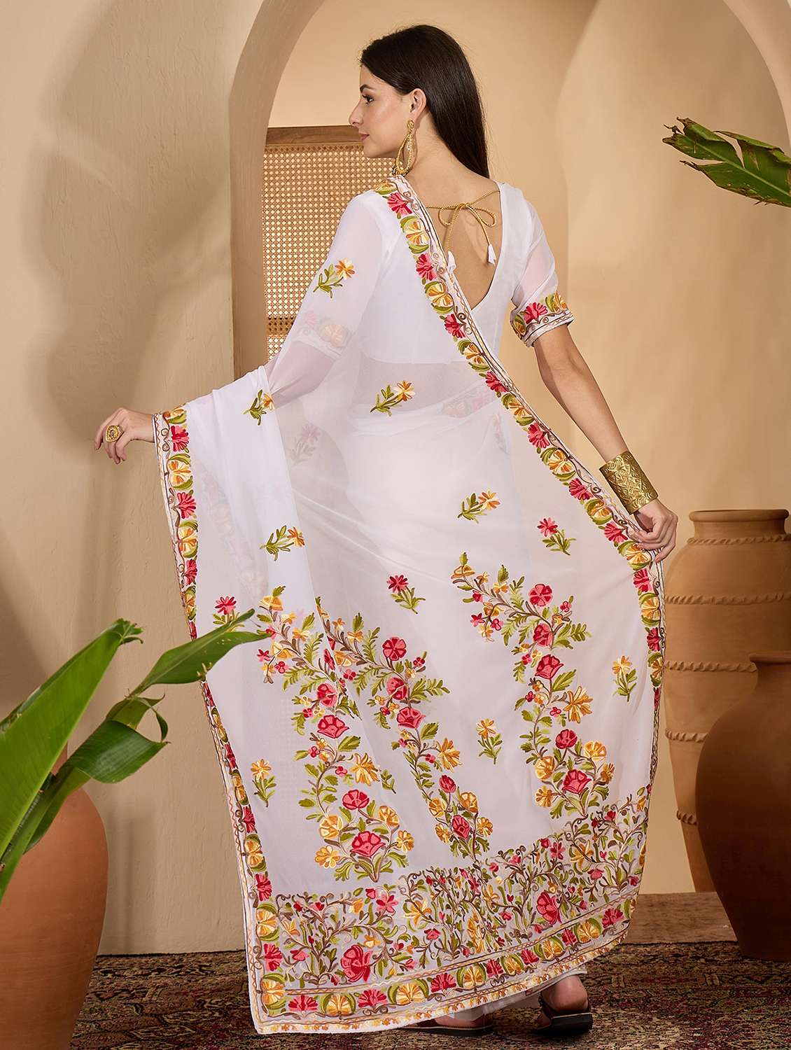Women Solid With Work Embroidered Saree With Blouse - 22660742 -  Standard Image - 3