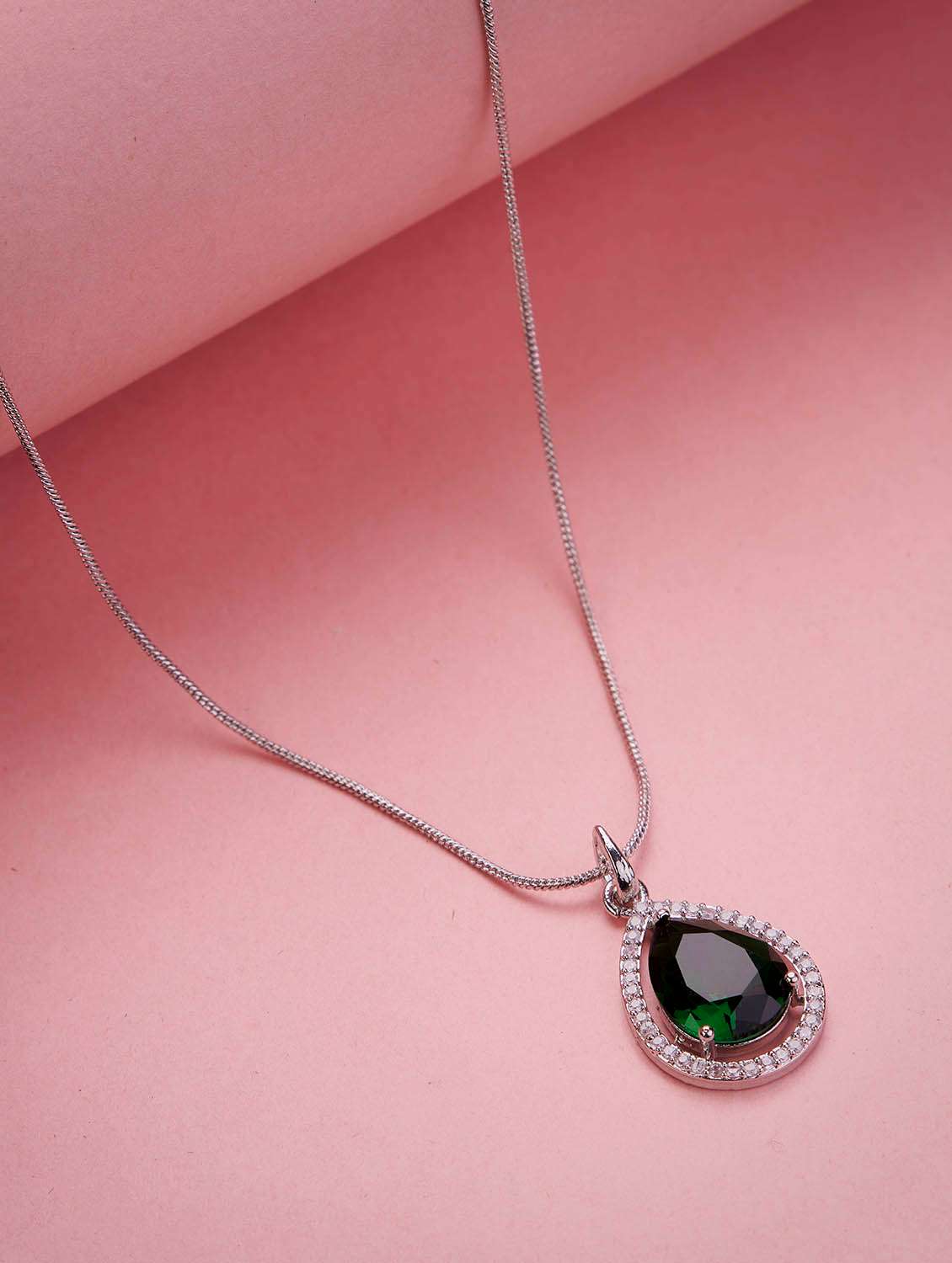 oval shape rhodium plated pendant with chain