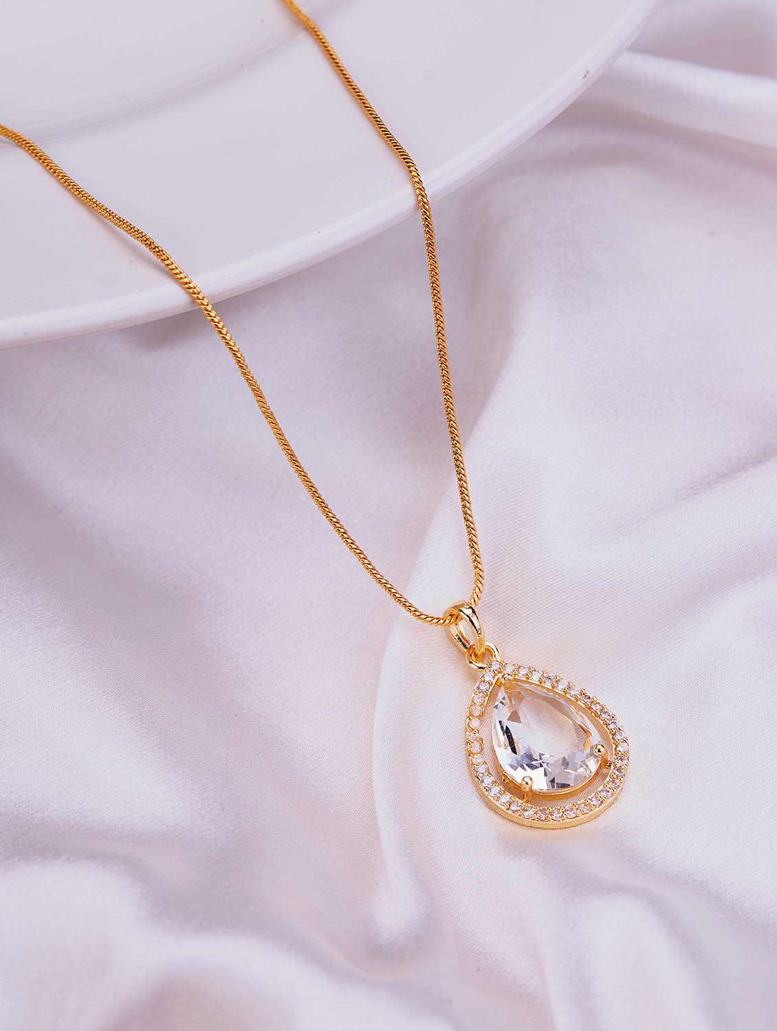 oval shape gold plated pendant with chain