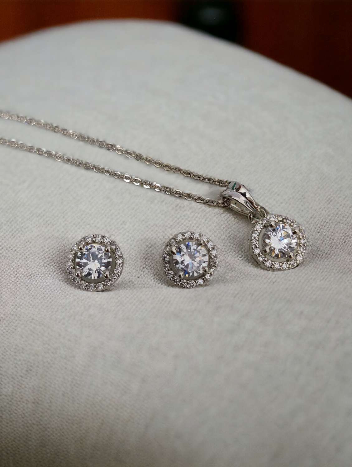 opal touch playful rhodium locket set with star charm