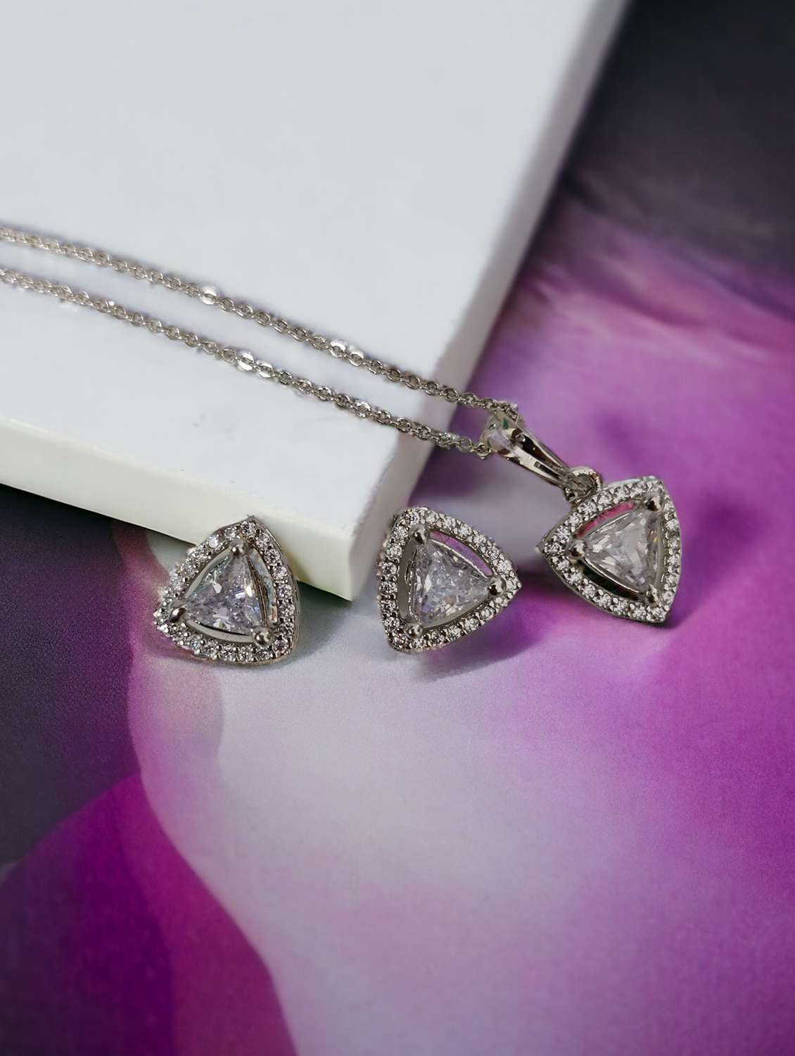 opal touch vintage-inspired rhodium locket set with pearl