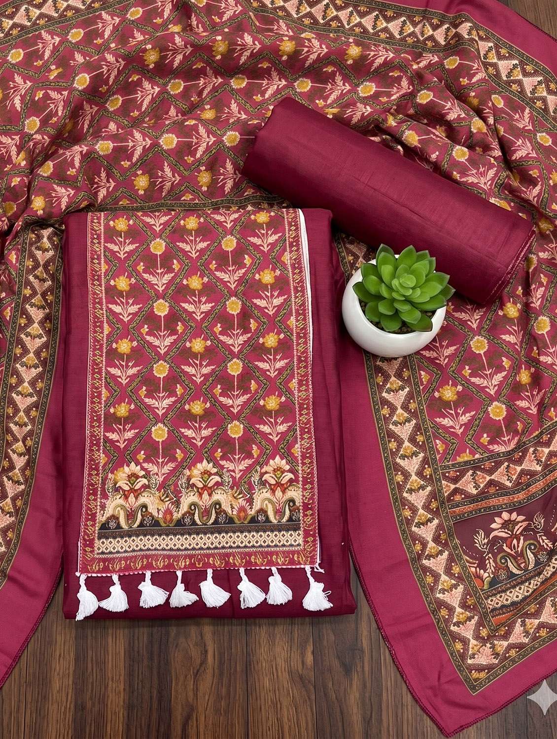 women printed unstitched suit set