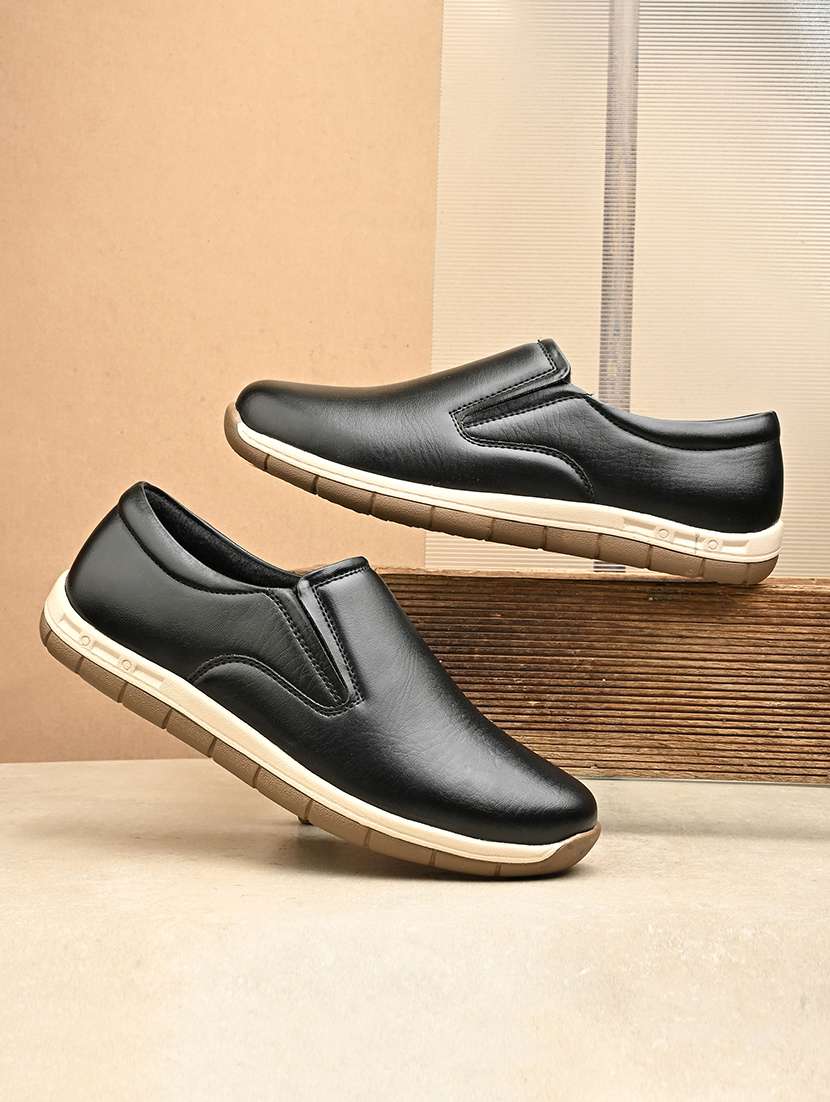 men solid slip on casual shoes