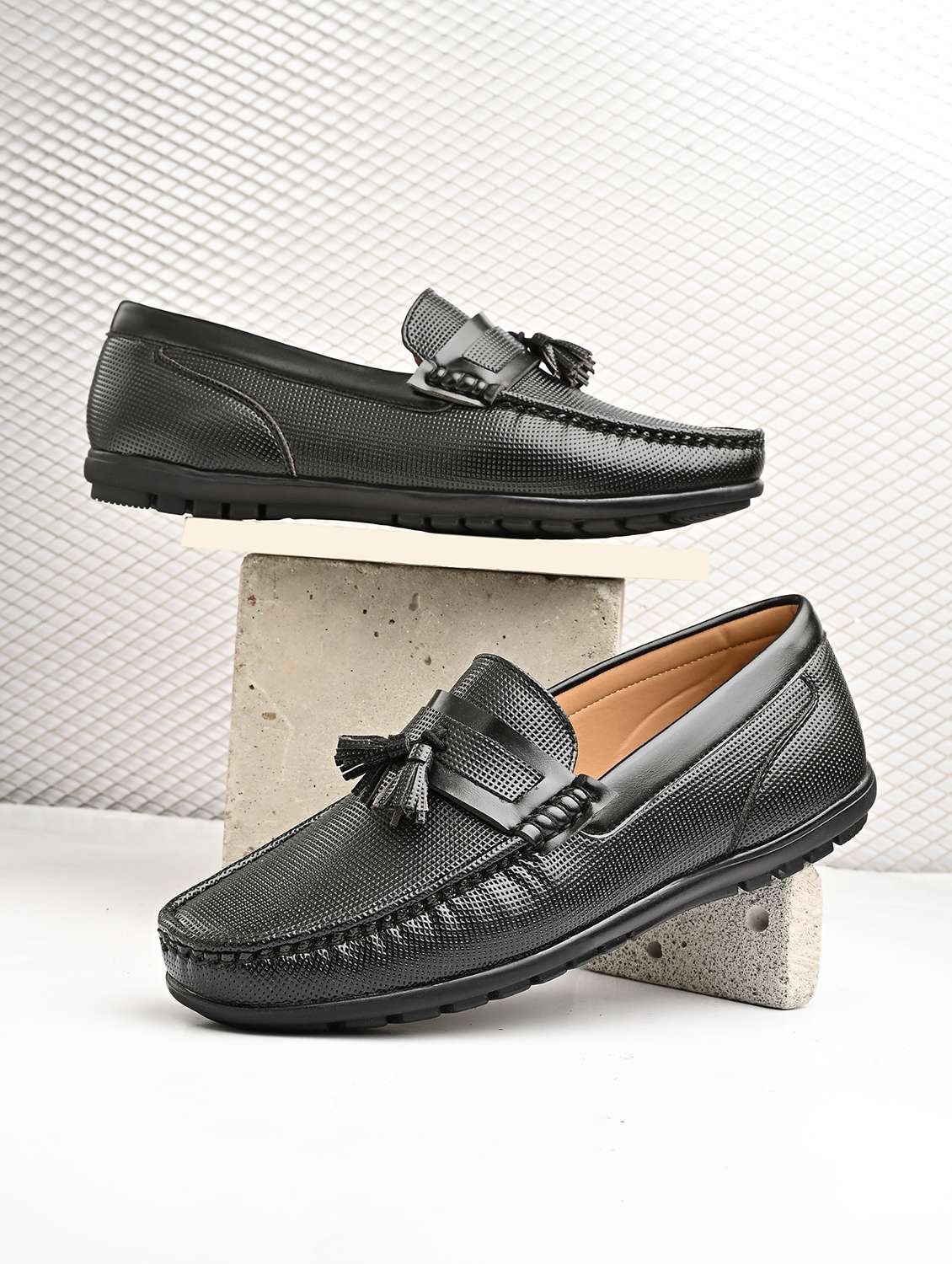 men textured slip on loafer