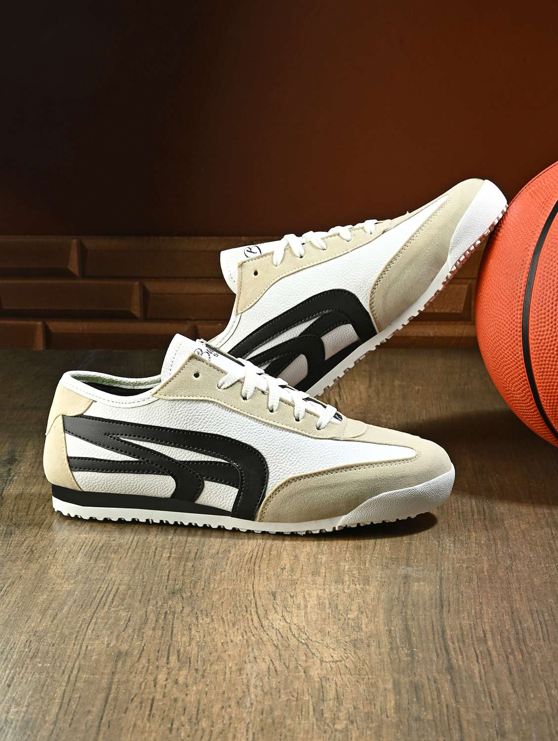 men colourblocked lace up sneaker