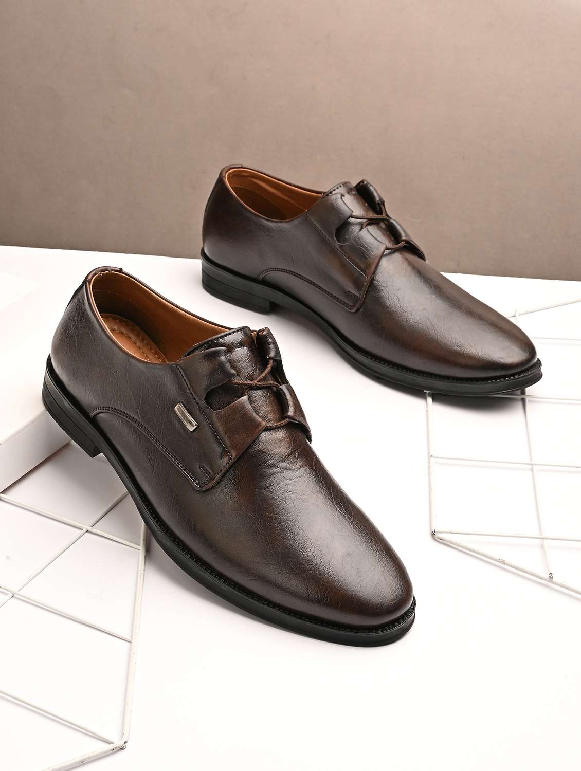 men solid slip on formal shoes