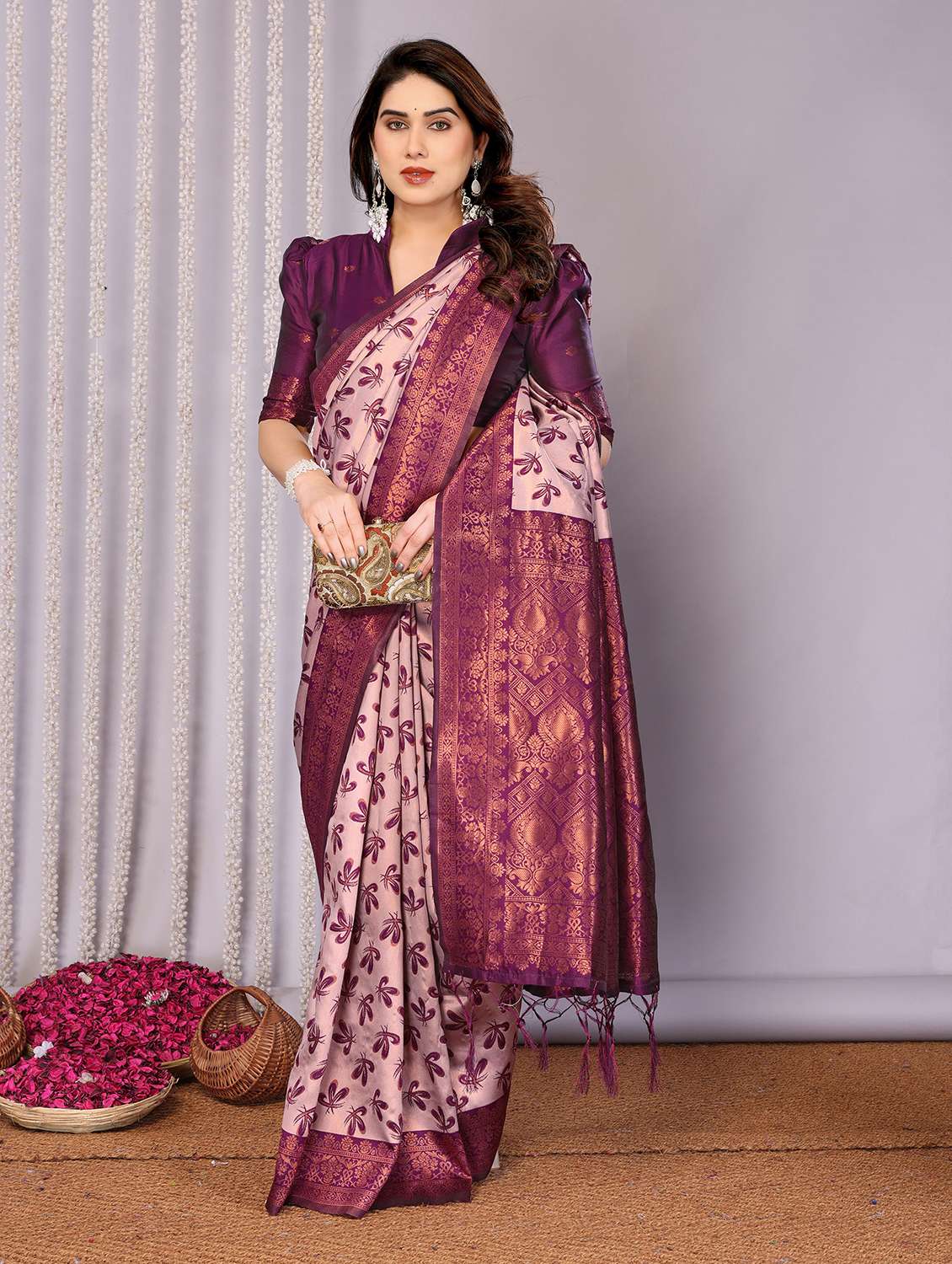 women self design banarasi saree with blouse