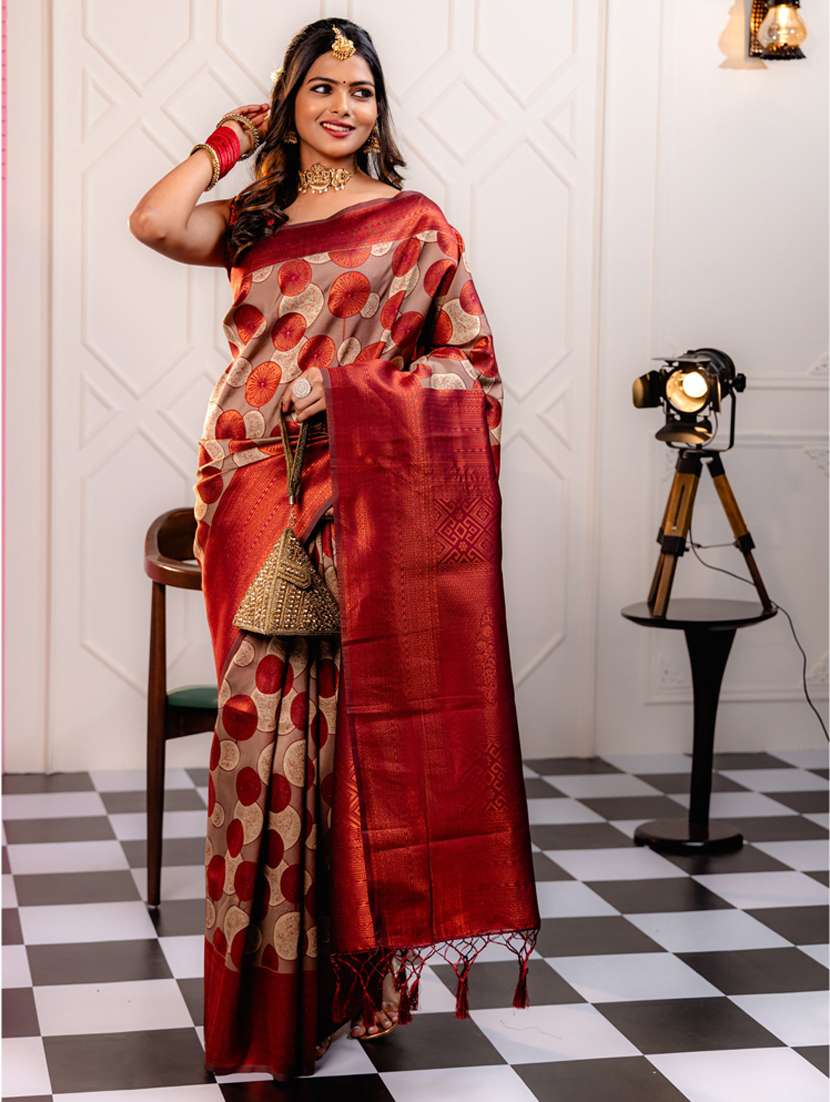 women self design banarasi saree with blouse