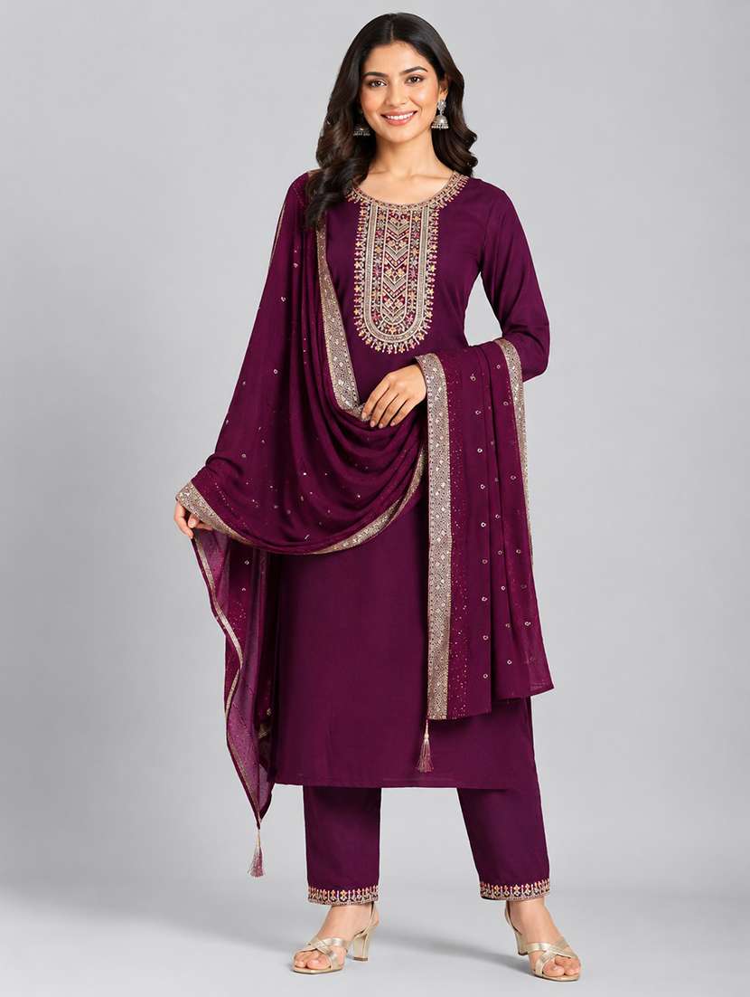 women solid with work long sleeve kurta pant with dupatta set