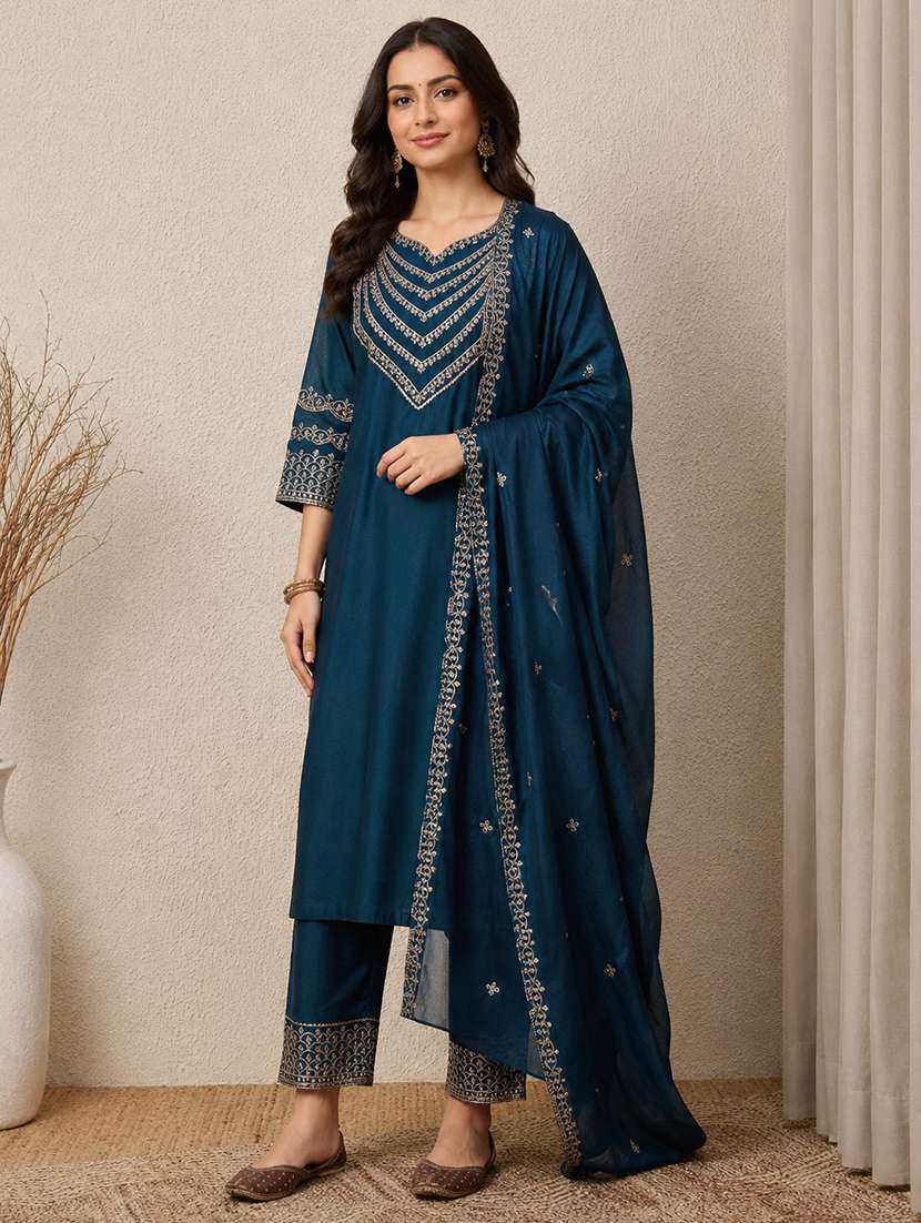 women solid with work three quarter sleeve kurta pant with dupatta set