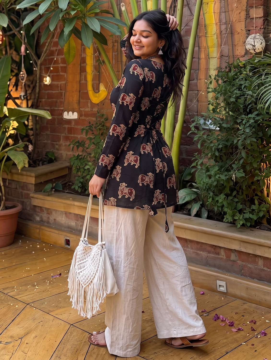 Women Printed Long Sleeves Straight Kurti - 22663917 -  Standard Image - 3