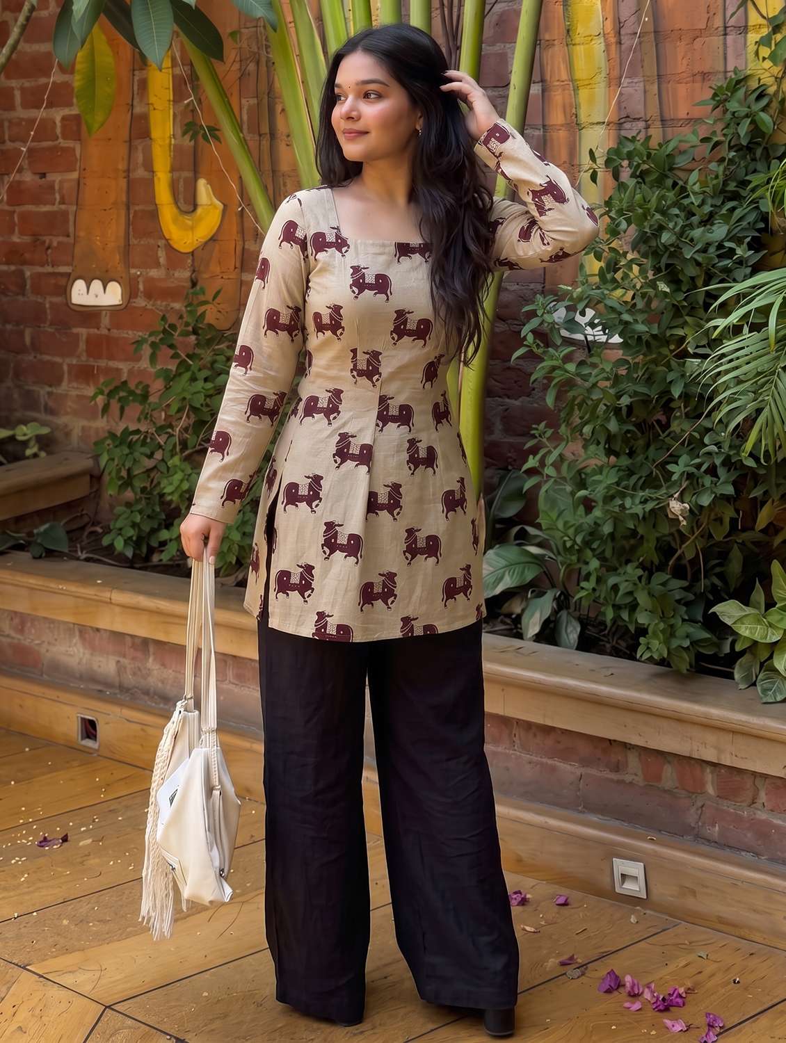 women printed long sleeves straight kurti