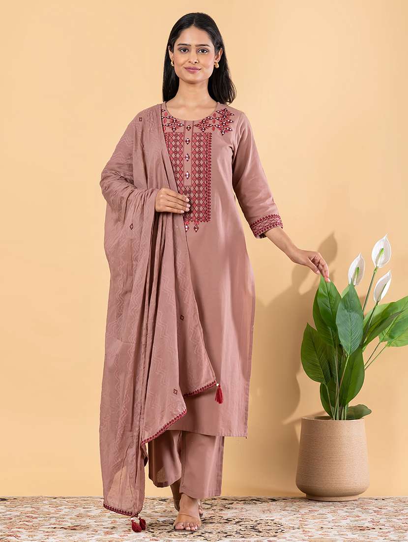women embroidered three quarter sleeves kurta pant set with dupatta