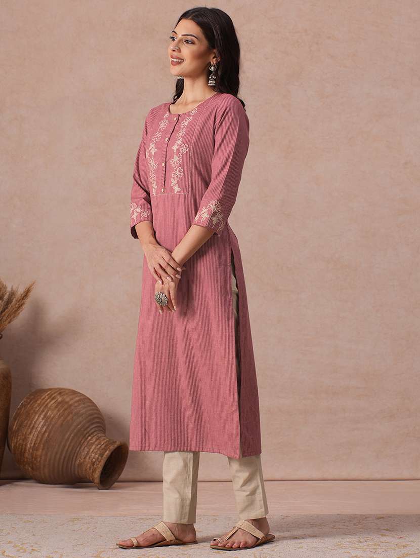 Women Printed Three Quarter Sleeves Straight Kurta - 22665486 -  Standard Image - 3