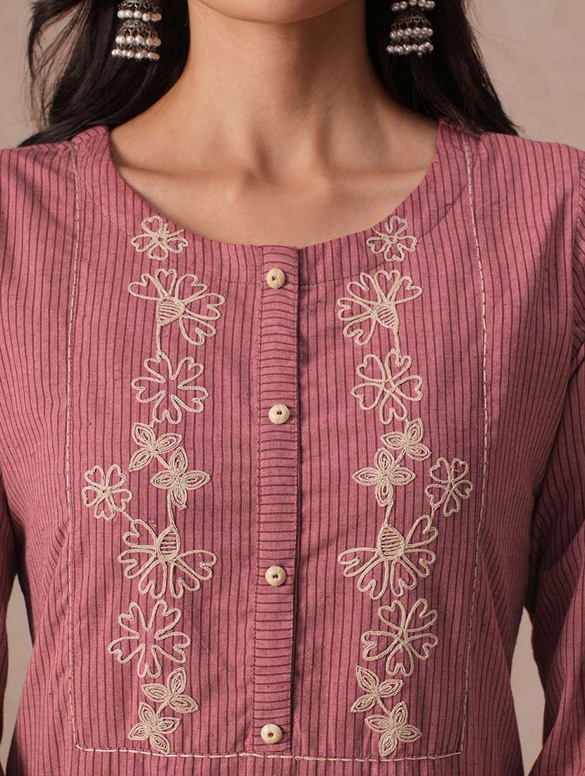 Women Printed Three Quarter Sleeves Straight Kurta - 22665486 -  Standard Image - 5