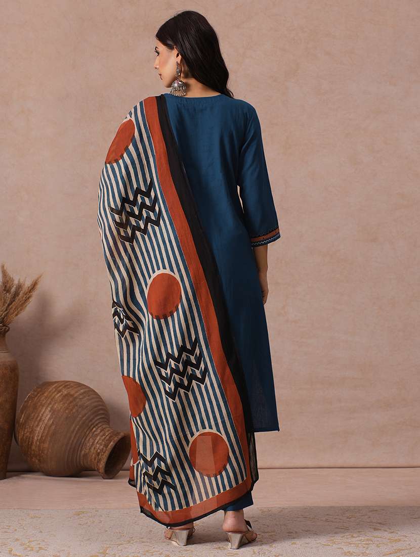 women printed three quarter sleeves kurta pant set with dupatta - 22665506 -  Standard Image - 3