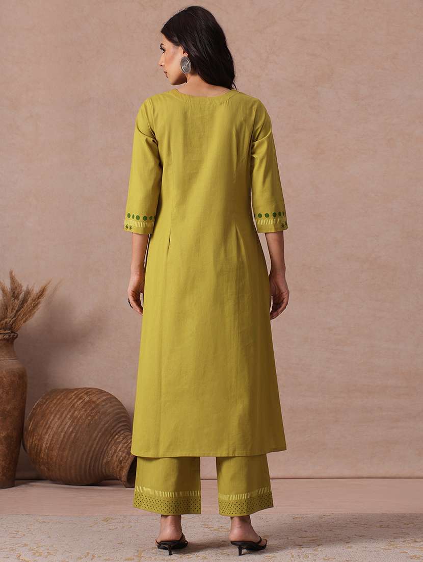 women printed three quarter sleeves kurta pant set - 22665507 -  Standard Image - 3