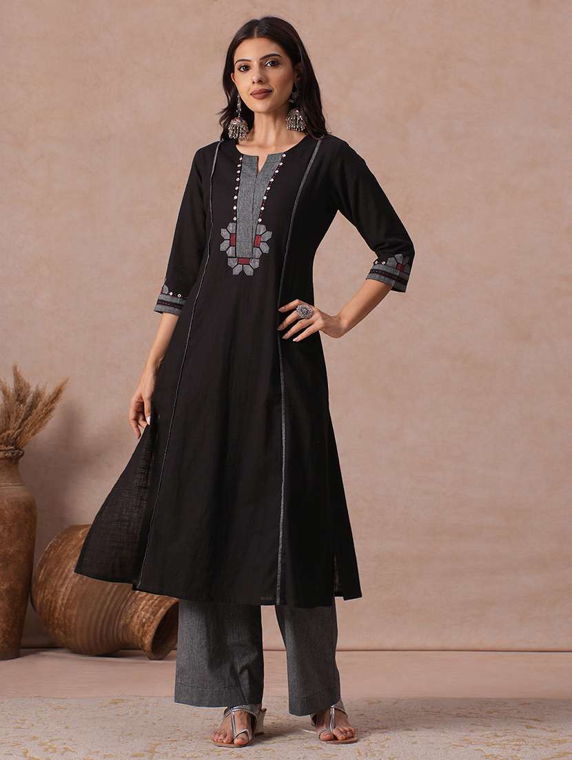 women printed three quarter sleeves kurta palazzo set 