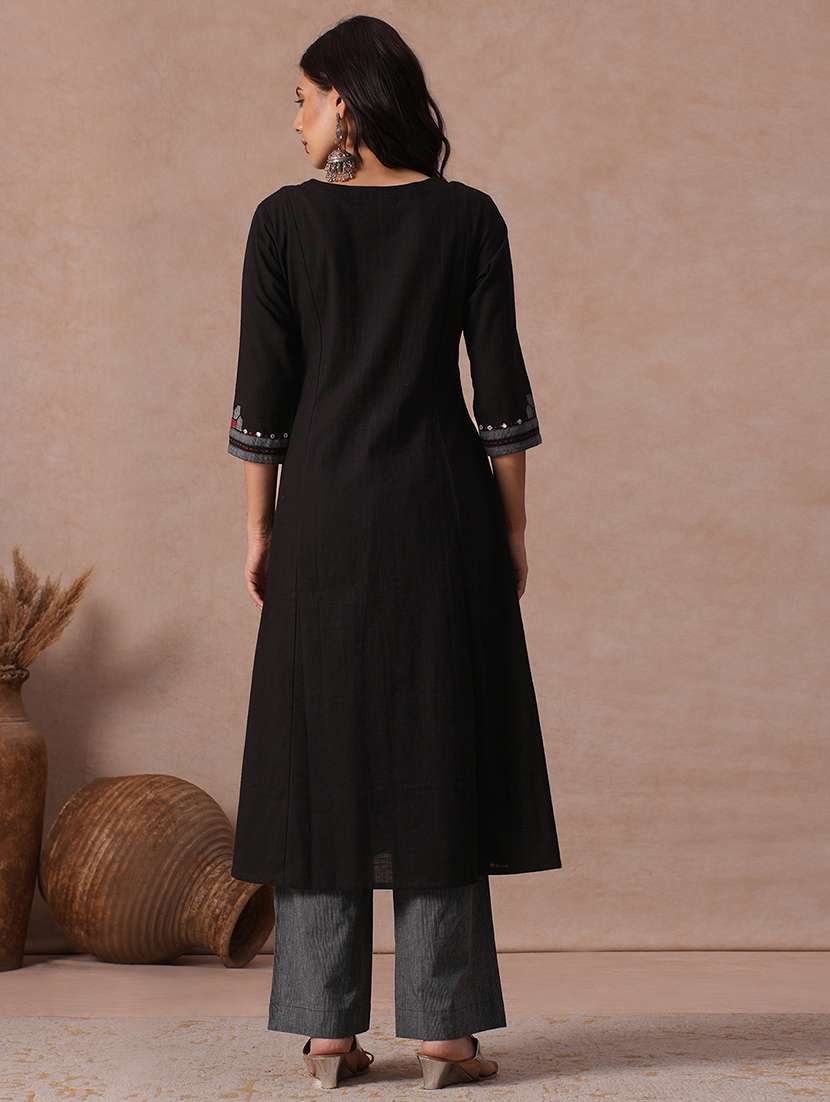 Women Printed Three Quarter Sleeves Kurta Palazzo Set - 22665512 -  Standard Image - 3