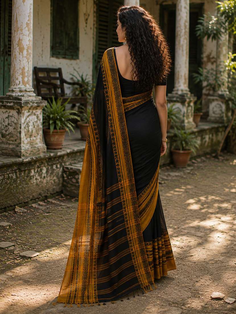 women solid with bordered handloom saree with blouse - 22665522 -  Standard Image - 3