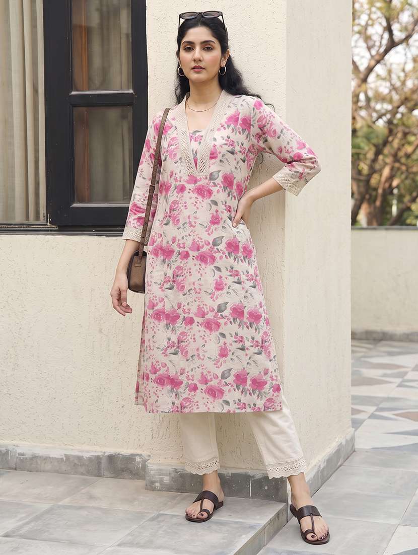 women printed three quarter sleeves kurta pant set