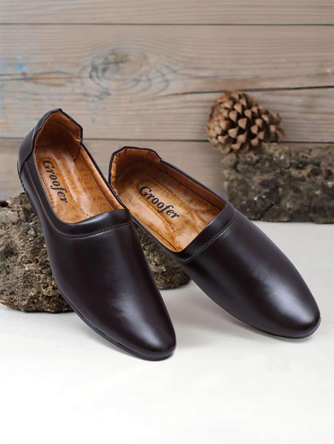 men solid slip on mojari